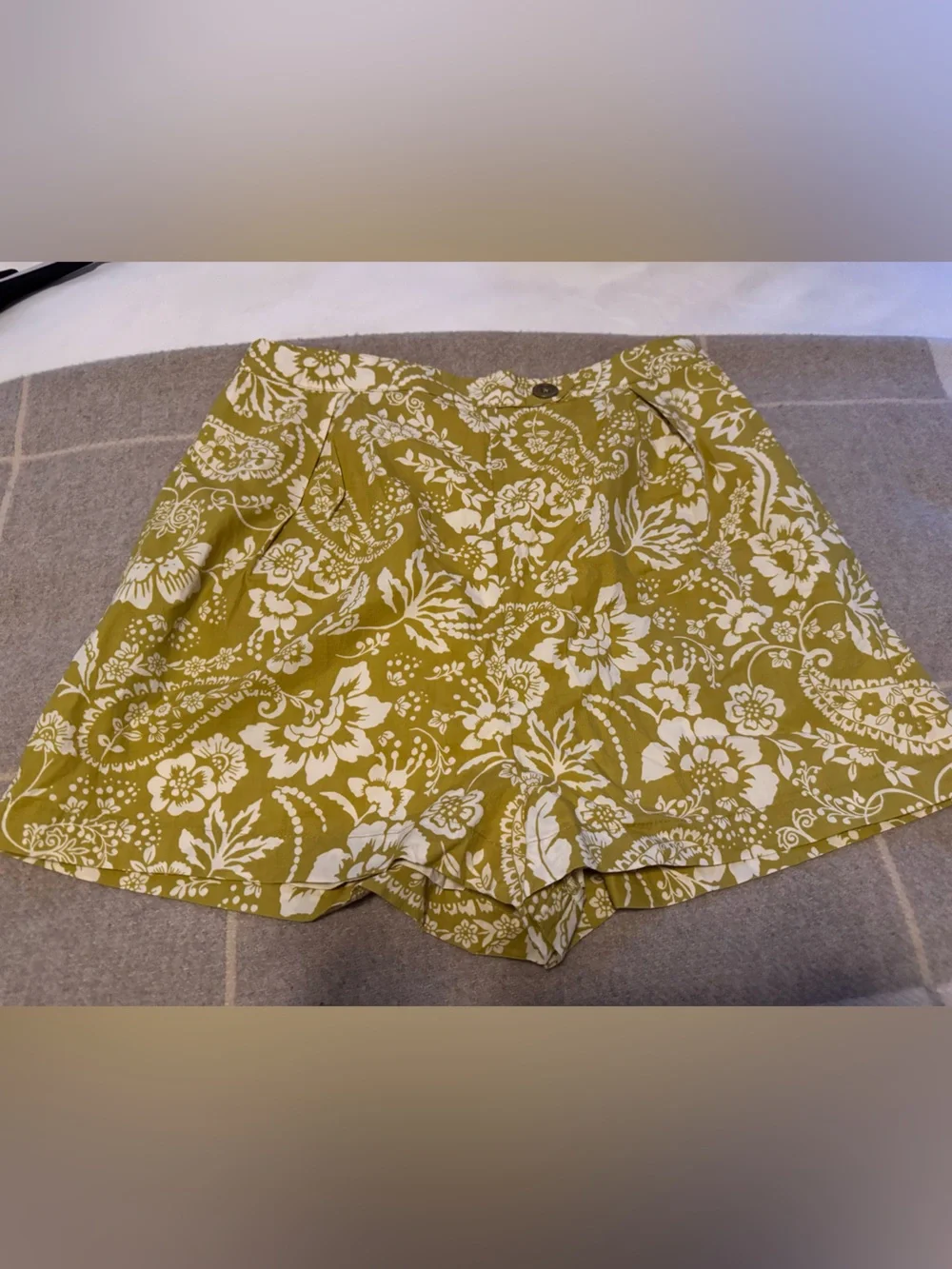 NWOT Anthropologie Maeve Yellow Floral High-Rise Shorts